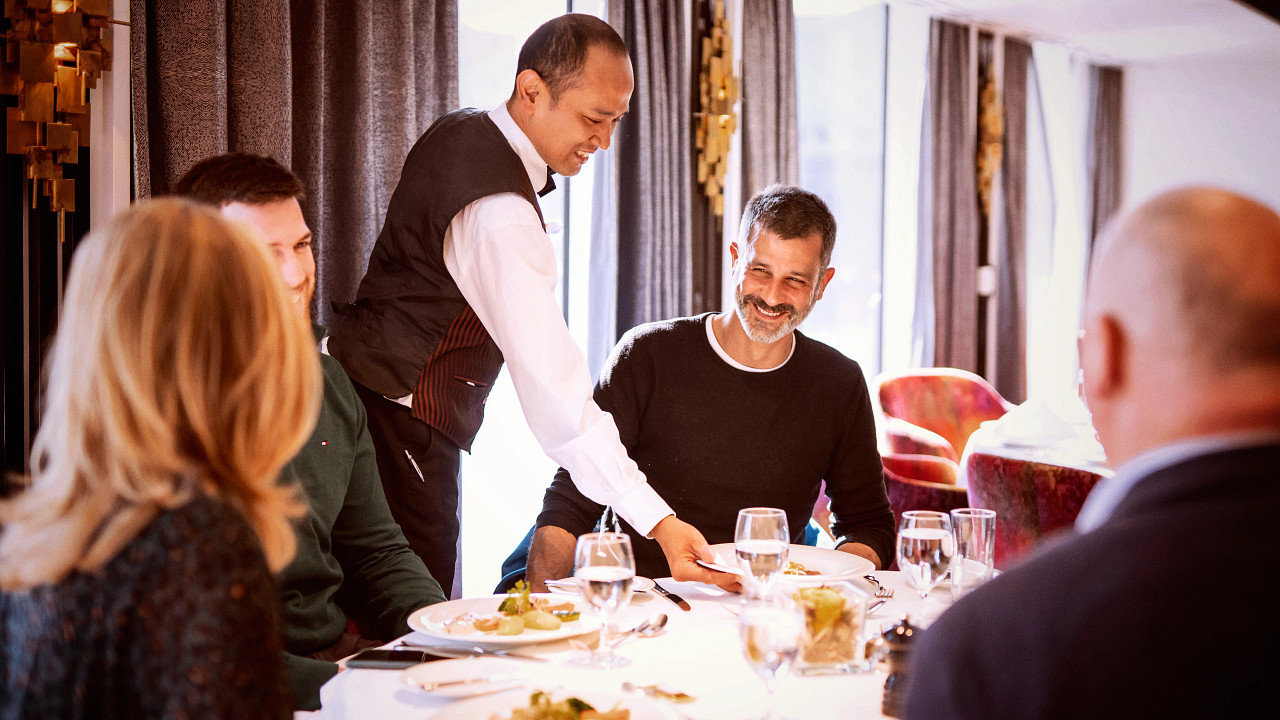 ama magna main restaurant dining photo